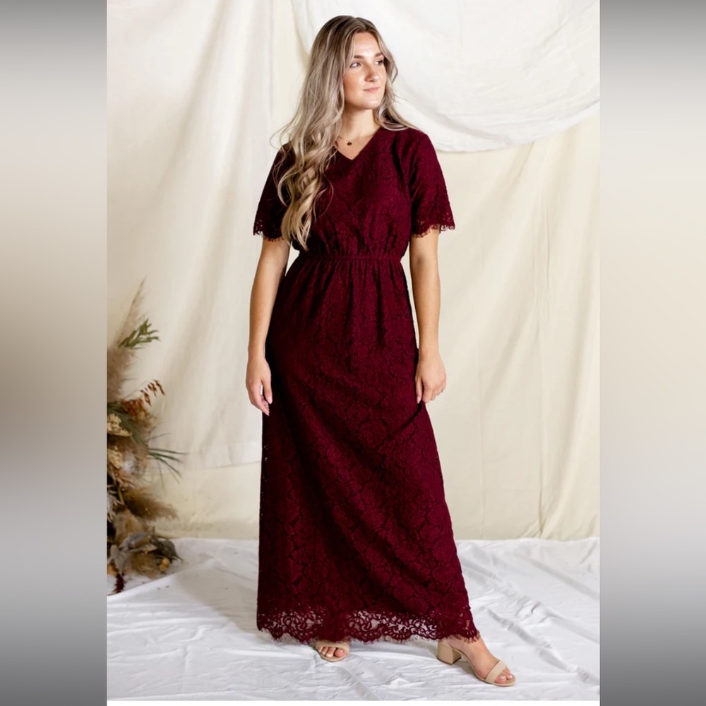 Main Street exchange maroon / red lace dress